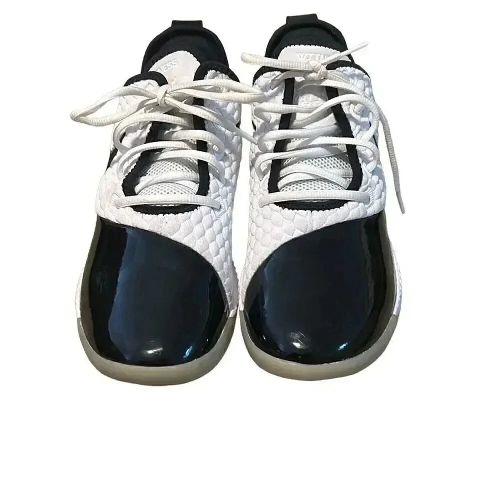 Nike Lebron witness white/black size 7.5.